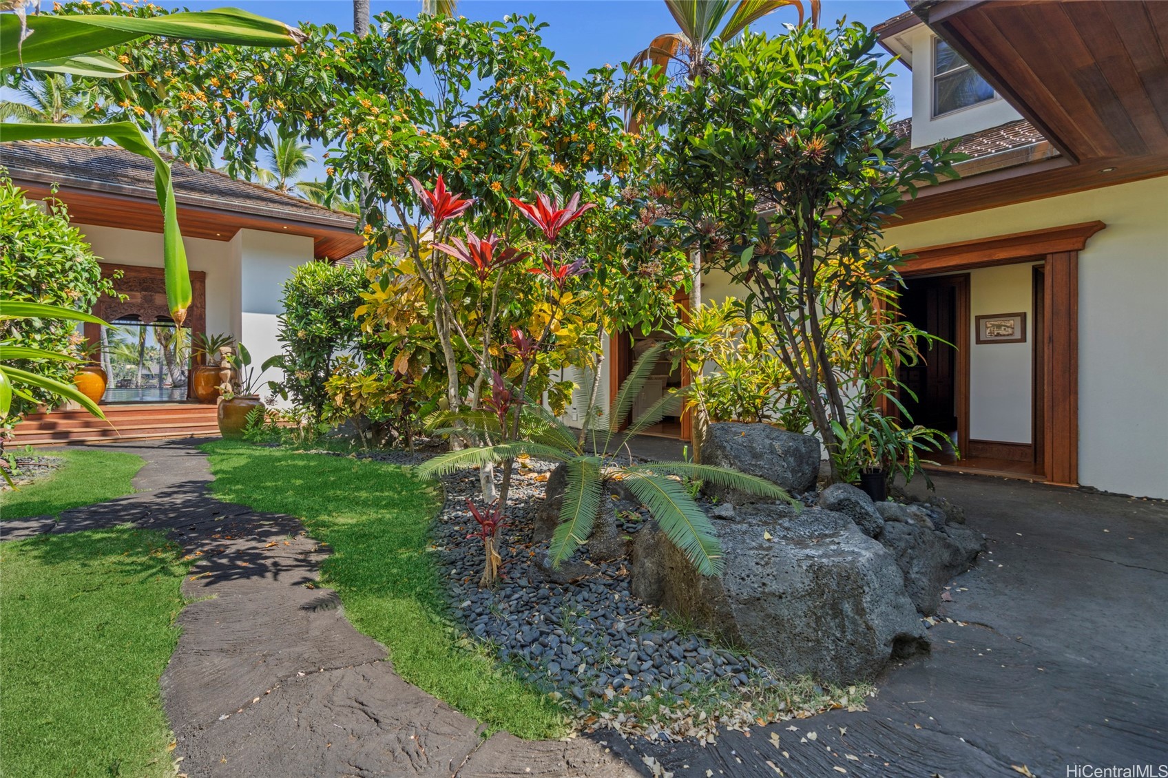 78-133 Ehukai Street