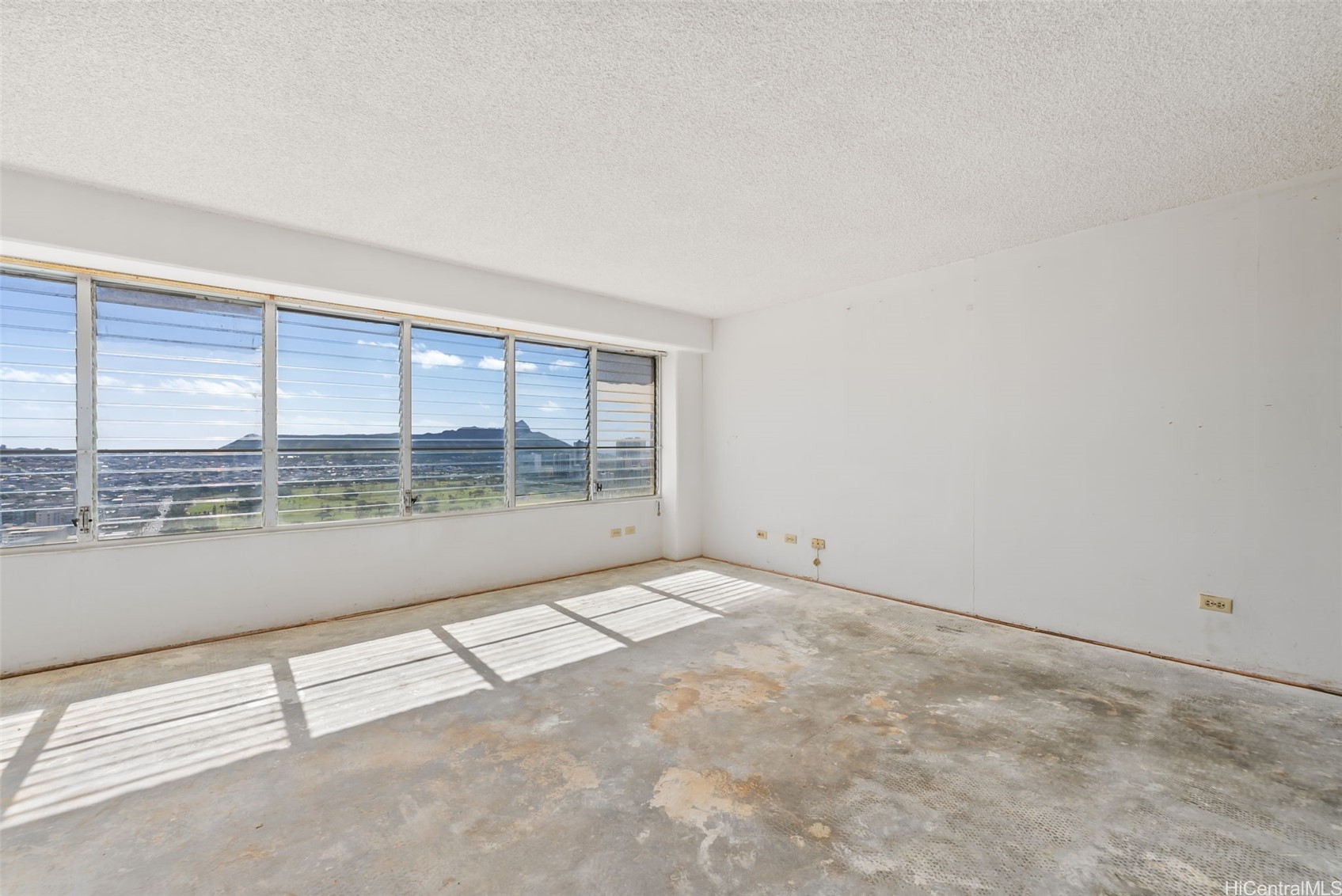 2525 Date Street 3402