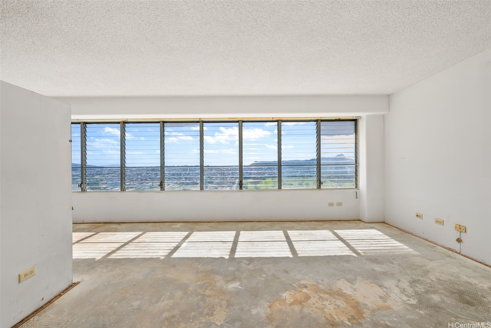 2525 Date Street 3402