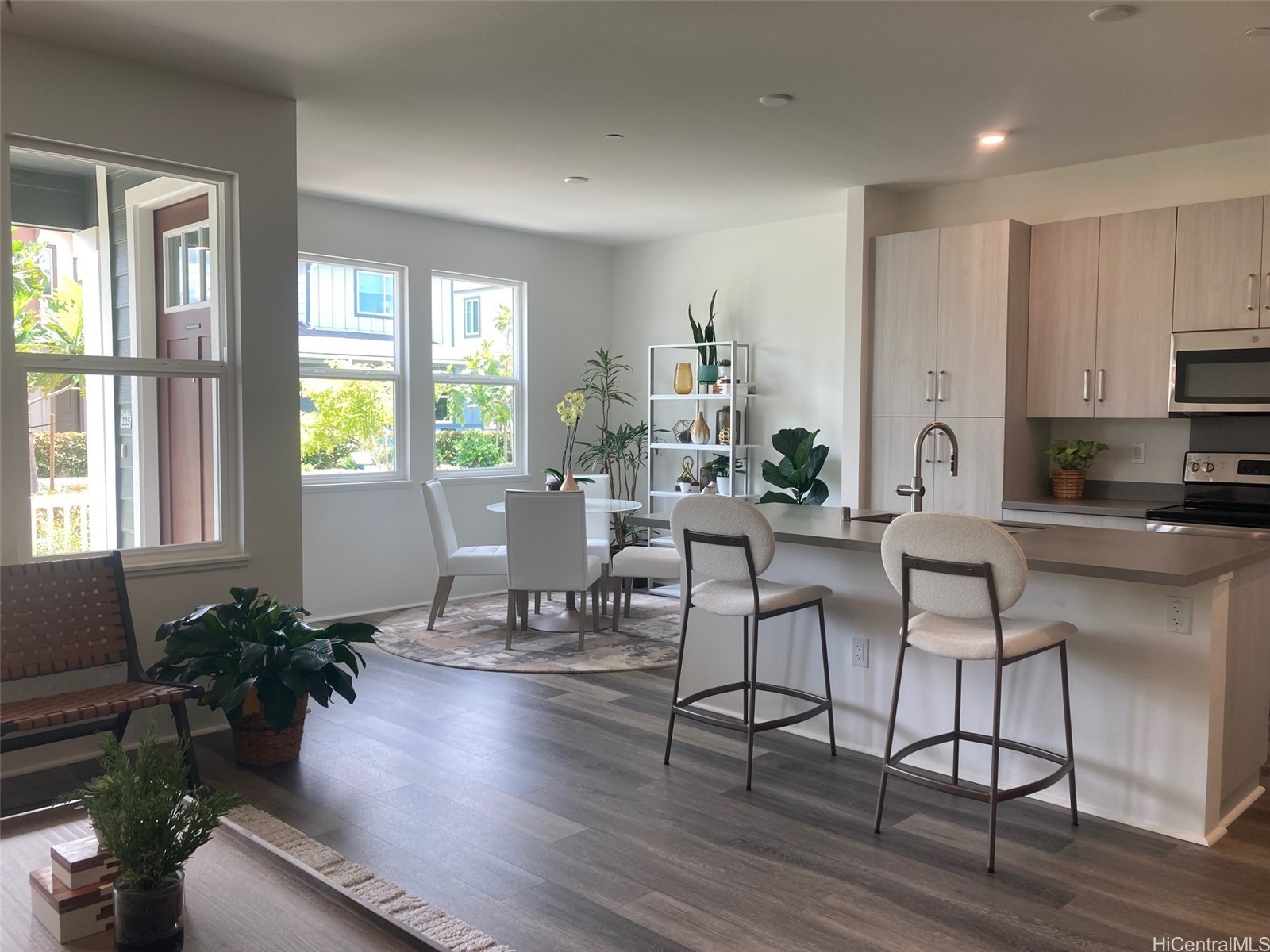 91-1101 Franklin D Roosevelt Avenue 475