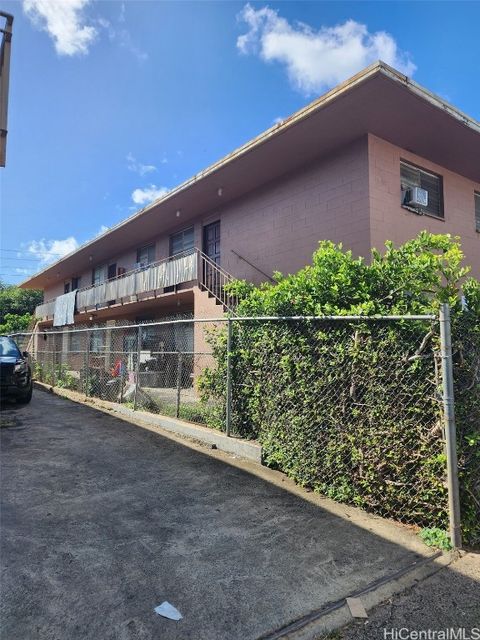 94-323 Pupuole Street Waipahu HI 96797