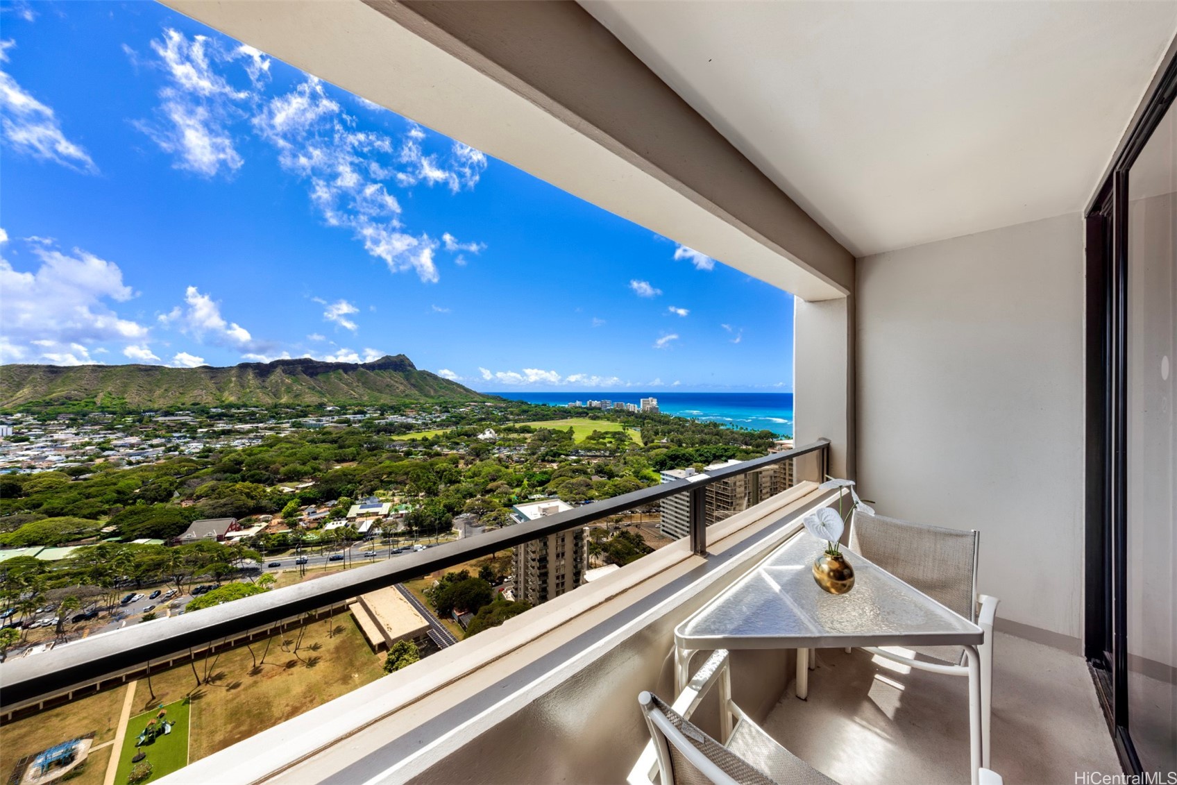 Waikiki Sunset Condominium