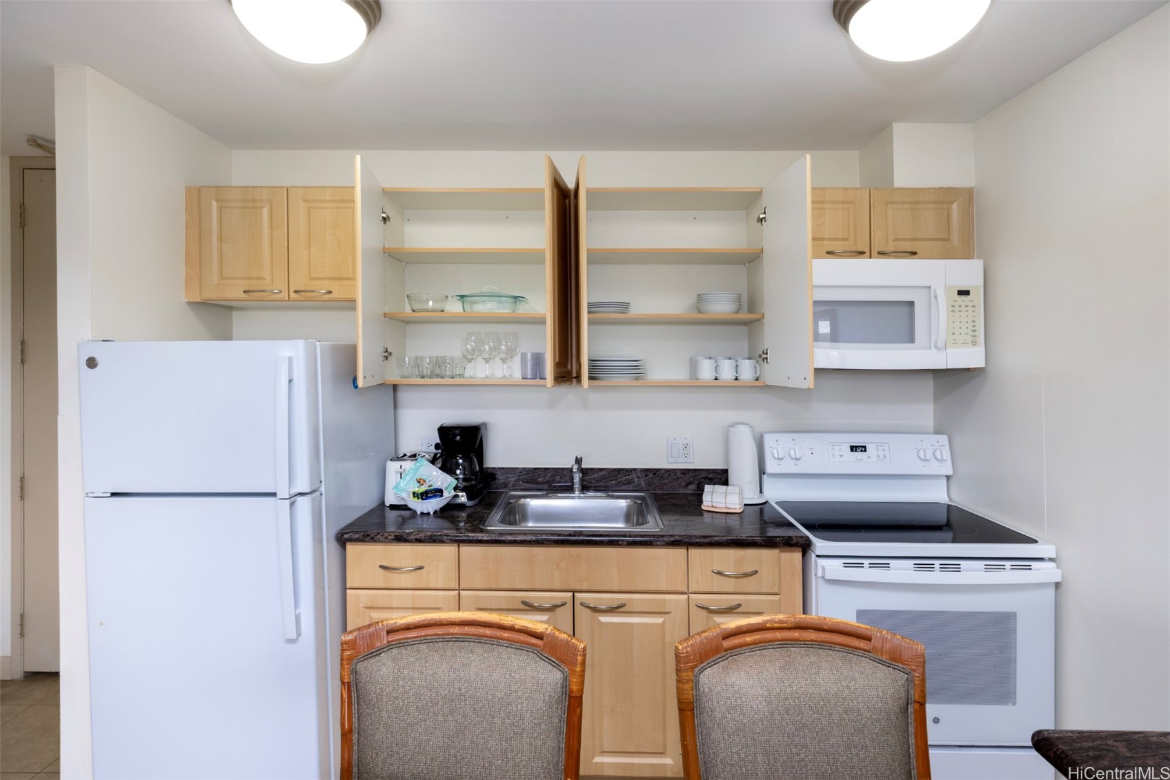 Waikiki Sunset Condominium