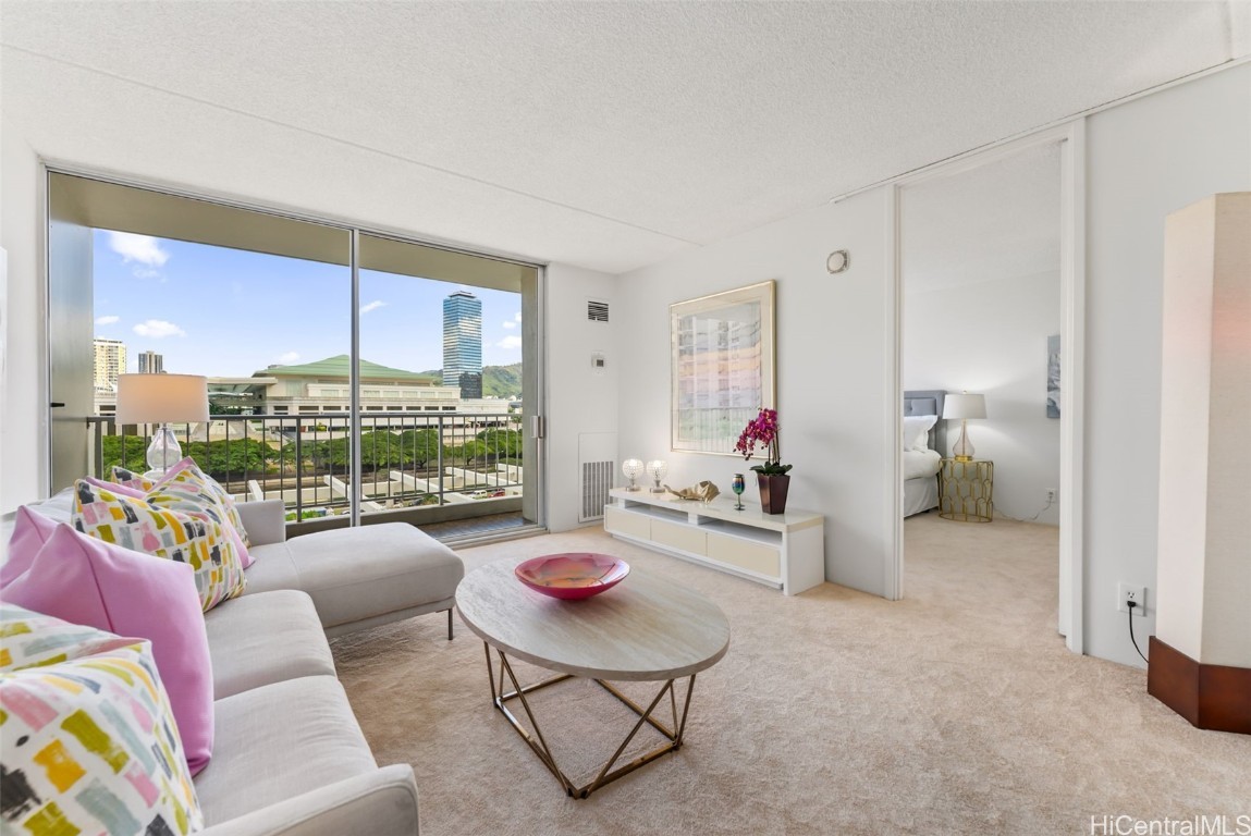 400 Hobron Lane 708