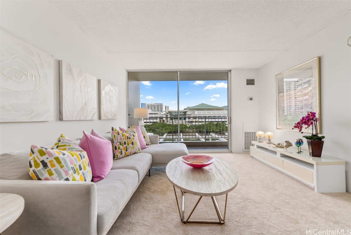 400 Hobron Lane 708