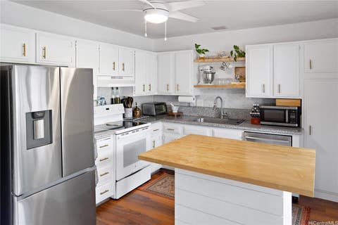 Photo of 1130 Wainiha Street #B, Honolulu, HI 96825 (MLS # 202612353)