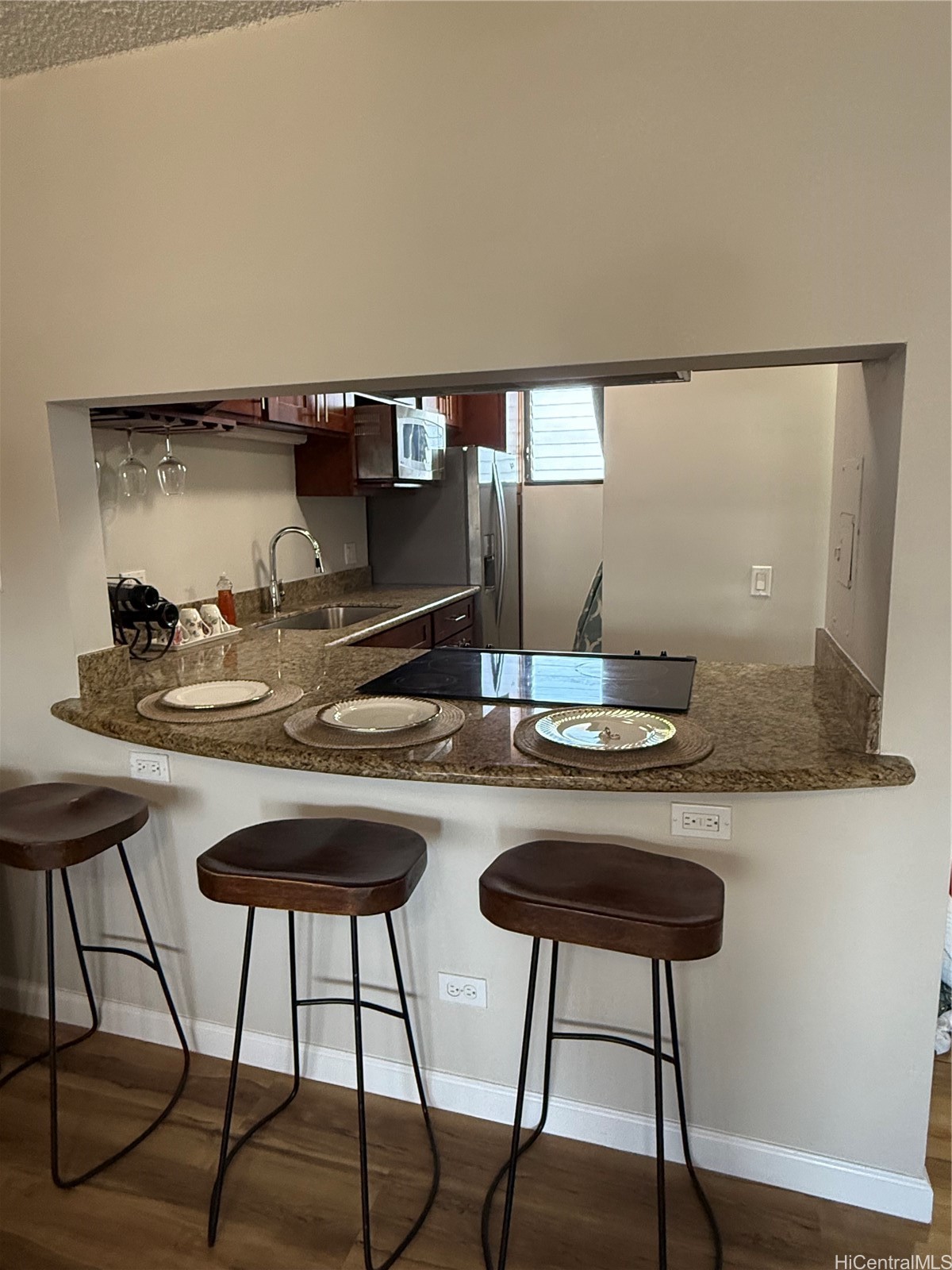 1521 Alexander Street 901