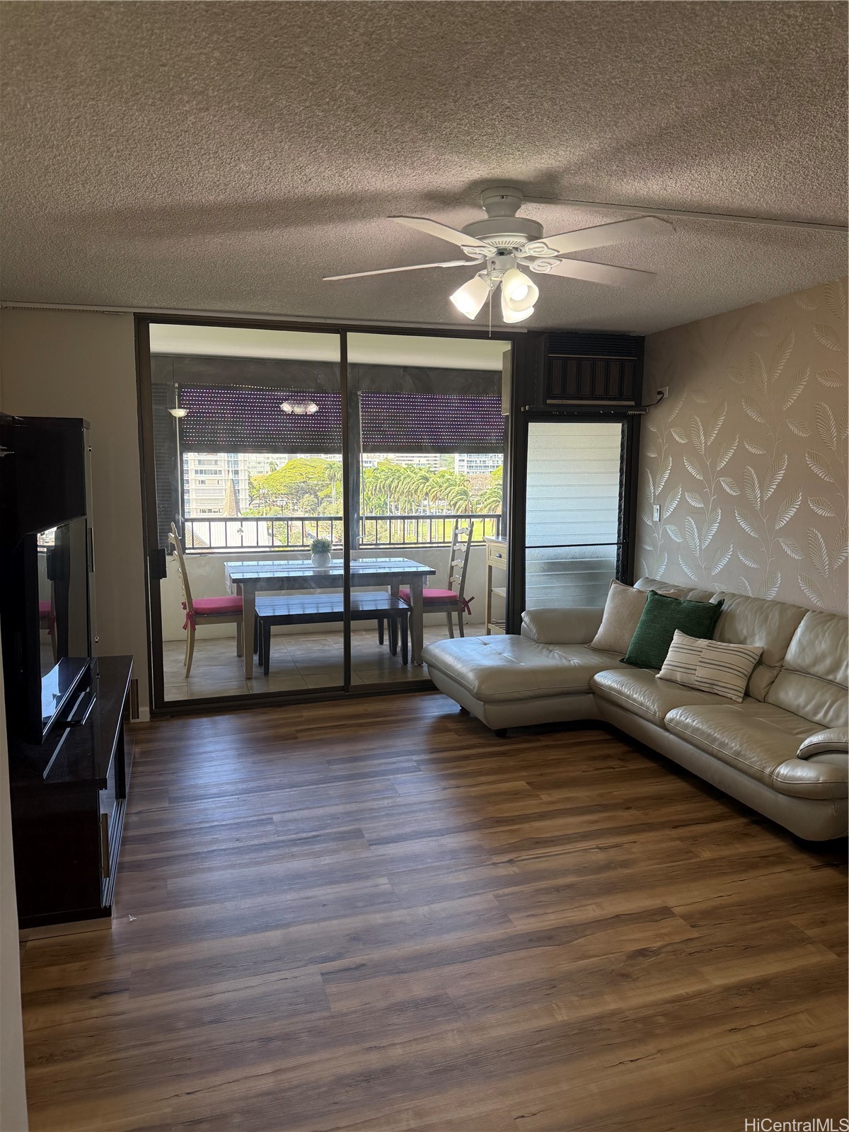 1521 Alexander Street 901