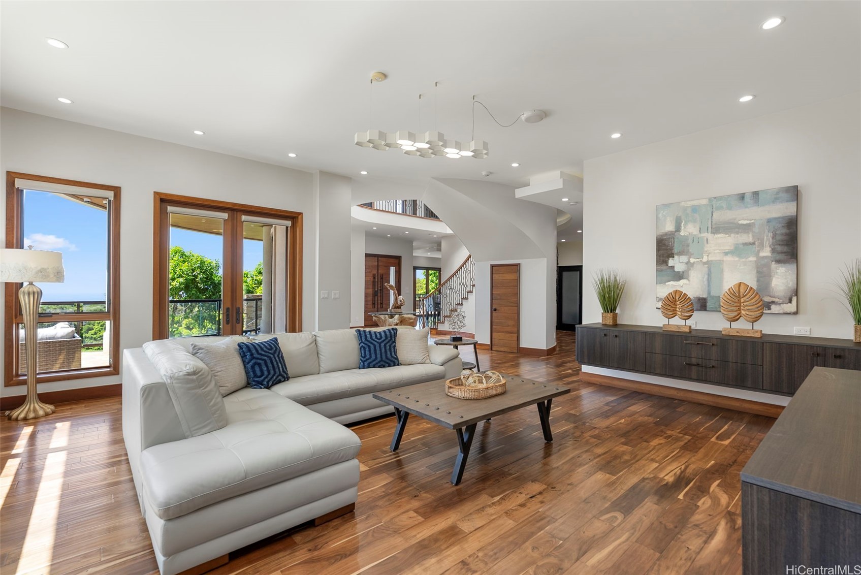 4967 Maunalani Circle B