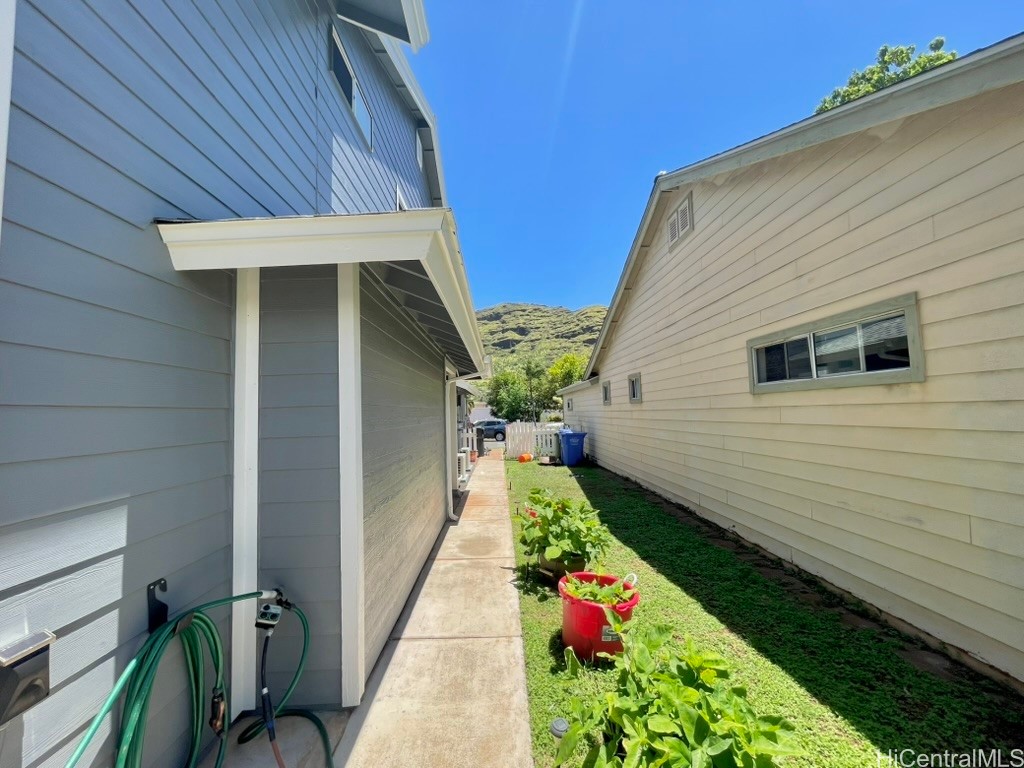87-320 Kulawae Street
