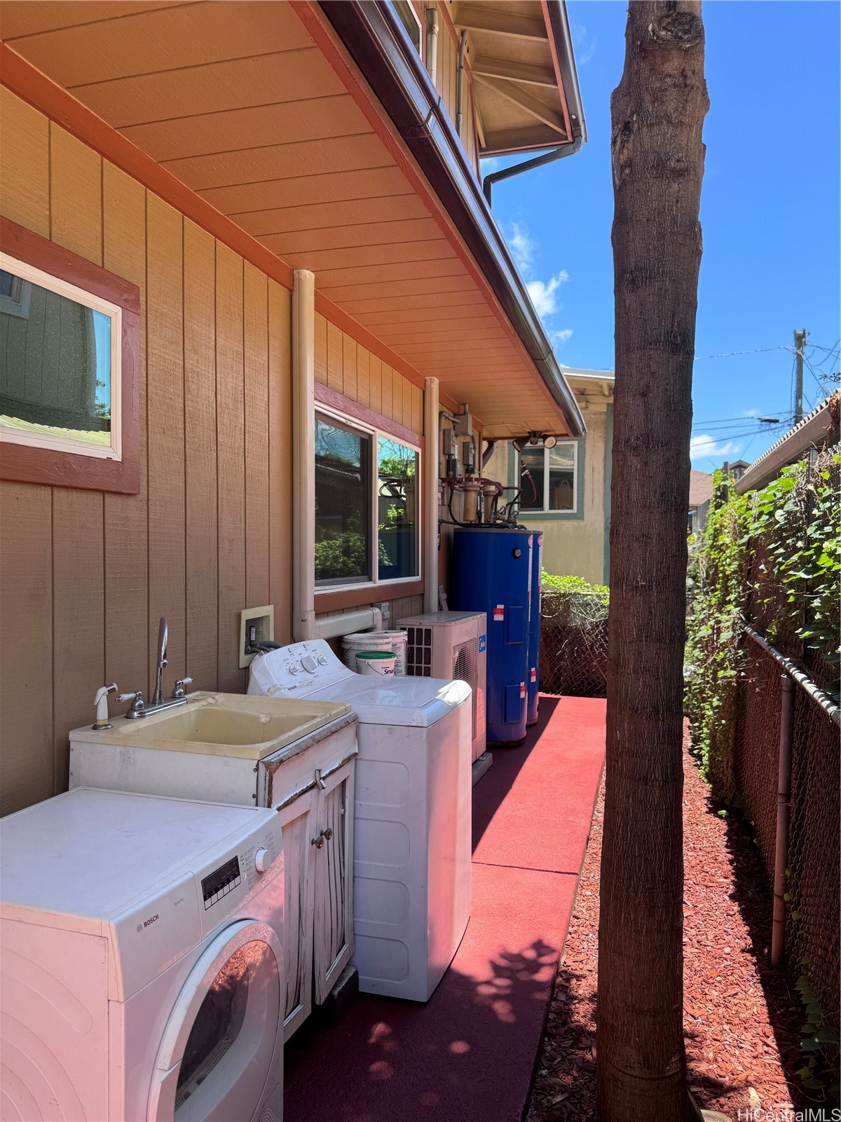 824 Lopez Lane B