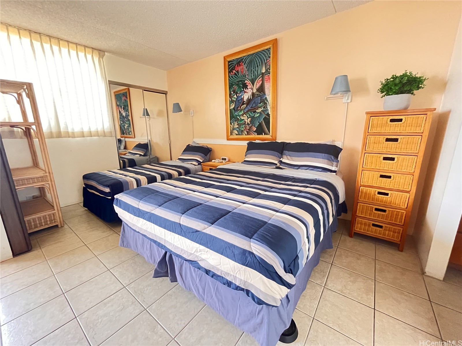 2240 Kuhio Avenue 2911