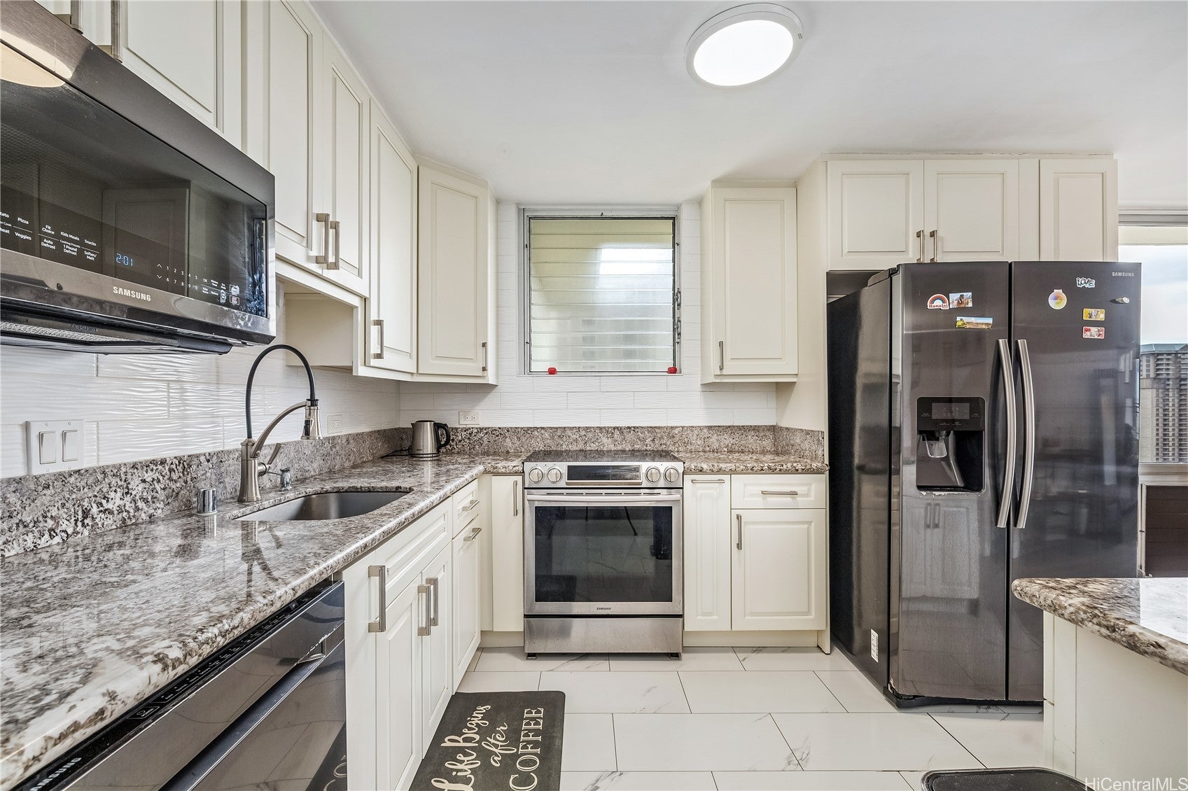 1717 Ala Wai Boulevard PHii 7 (3107)