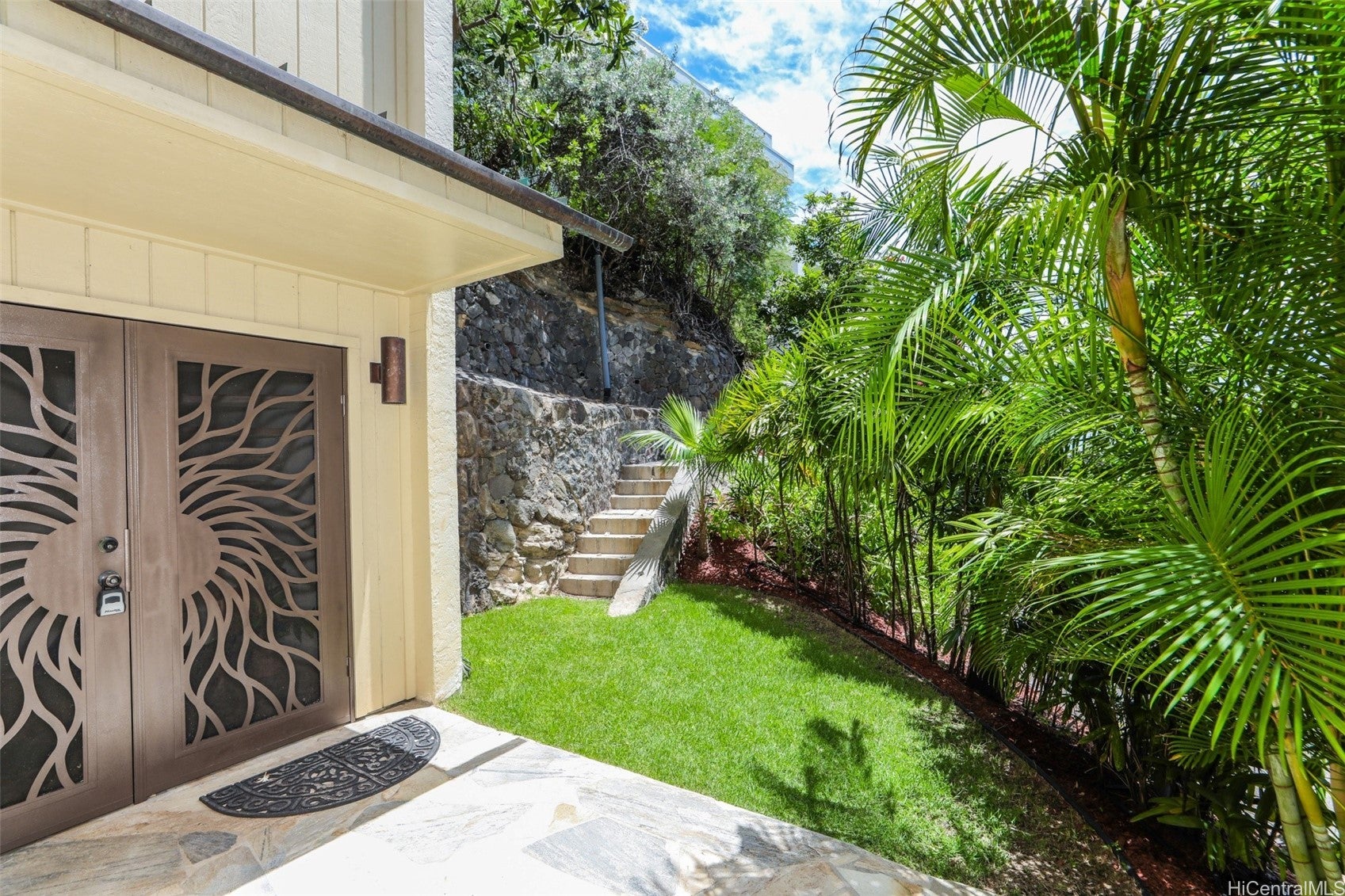 3200 Diamond Head Road
