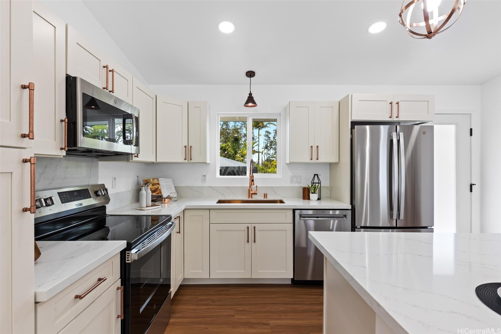 16-2093 Leilani Drive