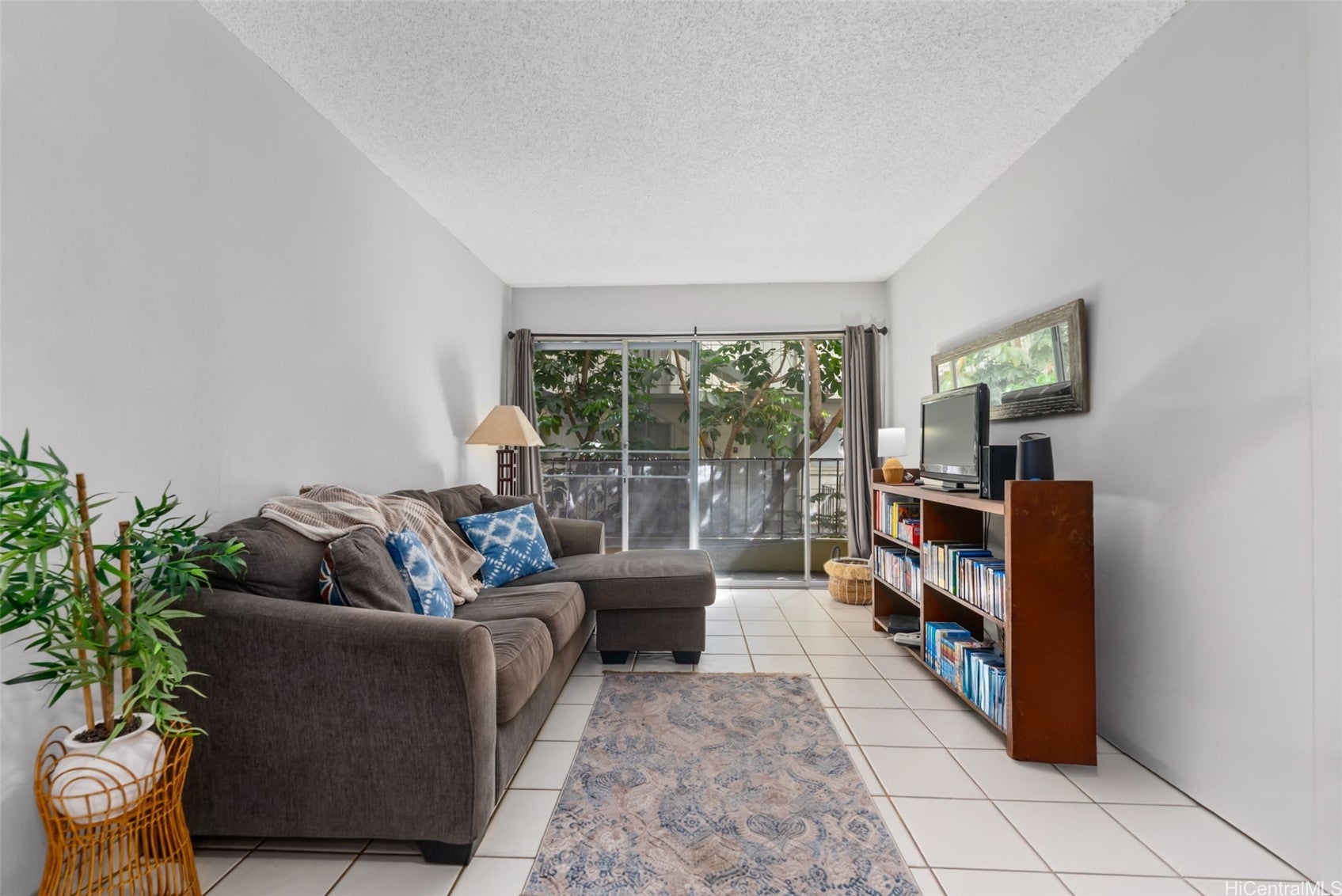 222 Kaiulani Avenue 201