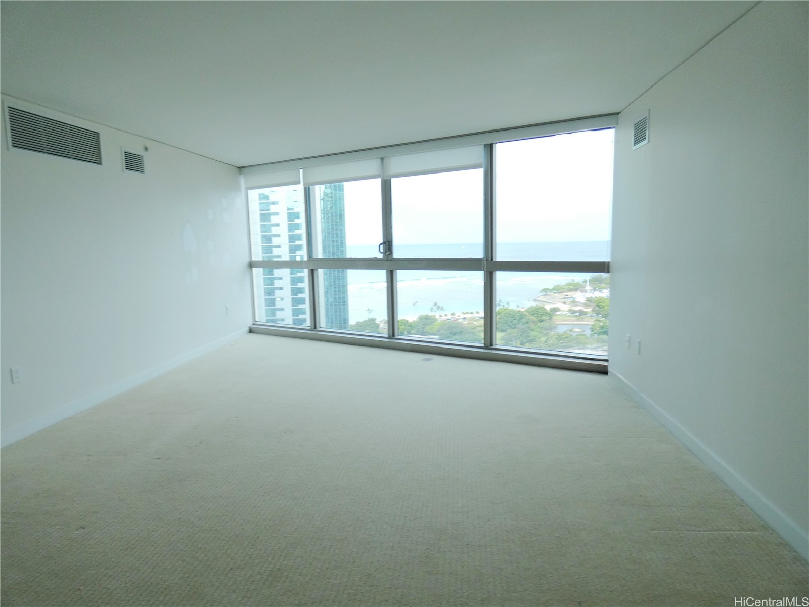 1177 Queen Street 3405
