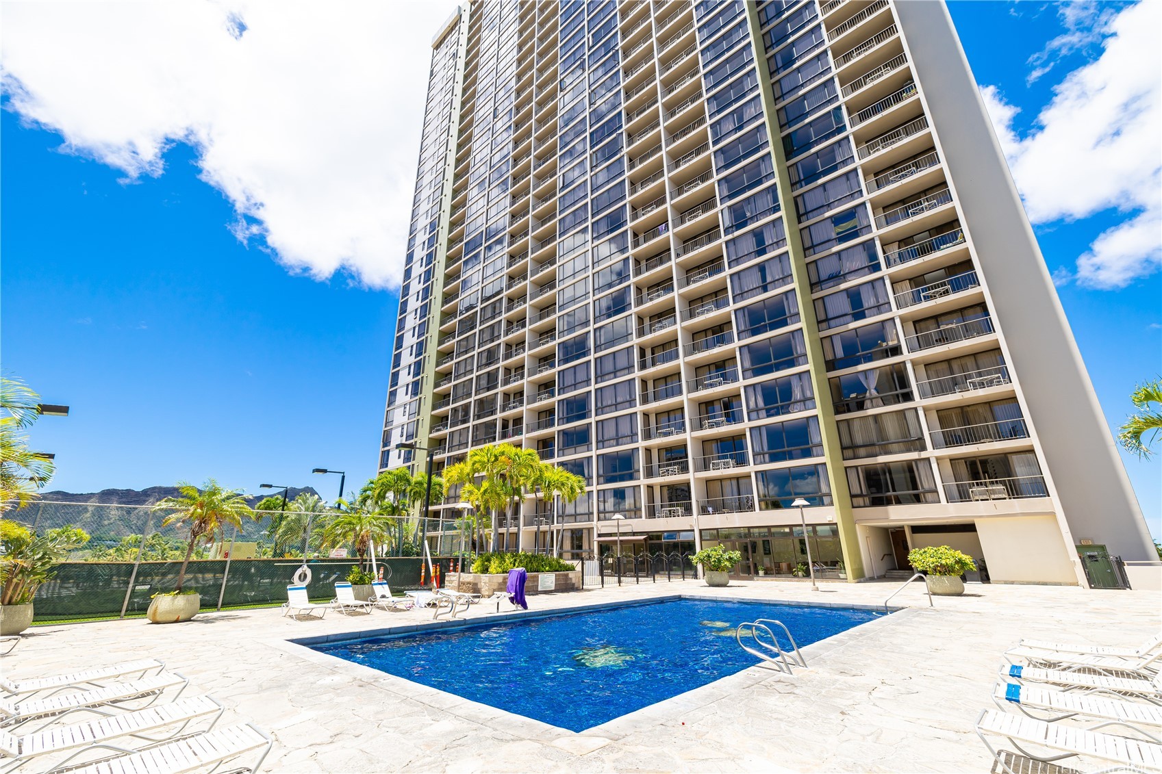 Waikiki Sunset Condominium