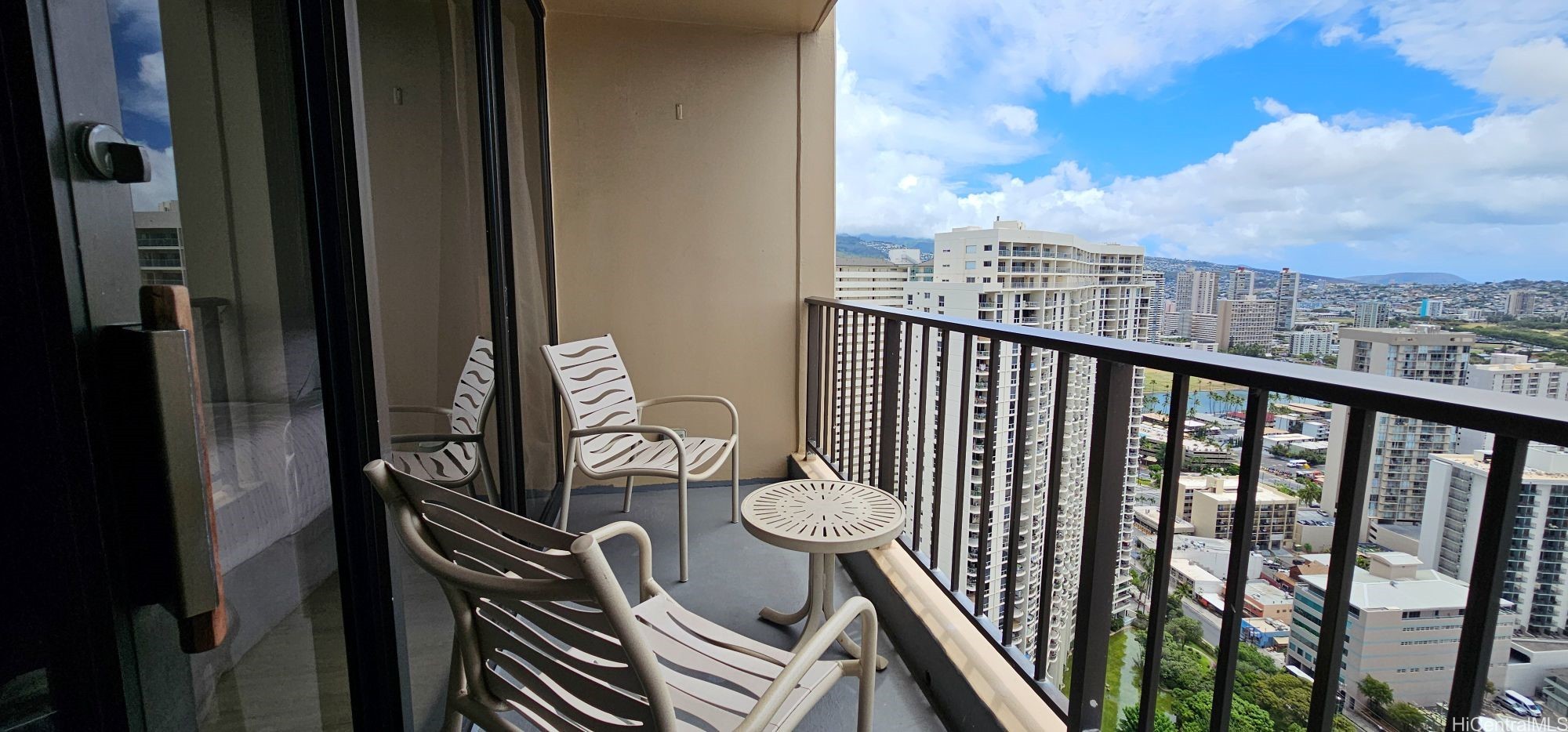 Chateau Waikiki Condominium