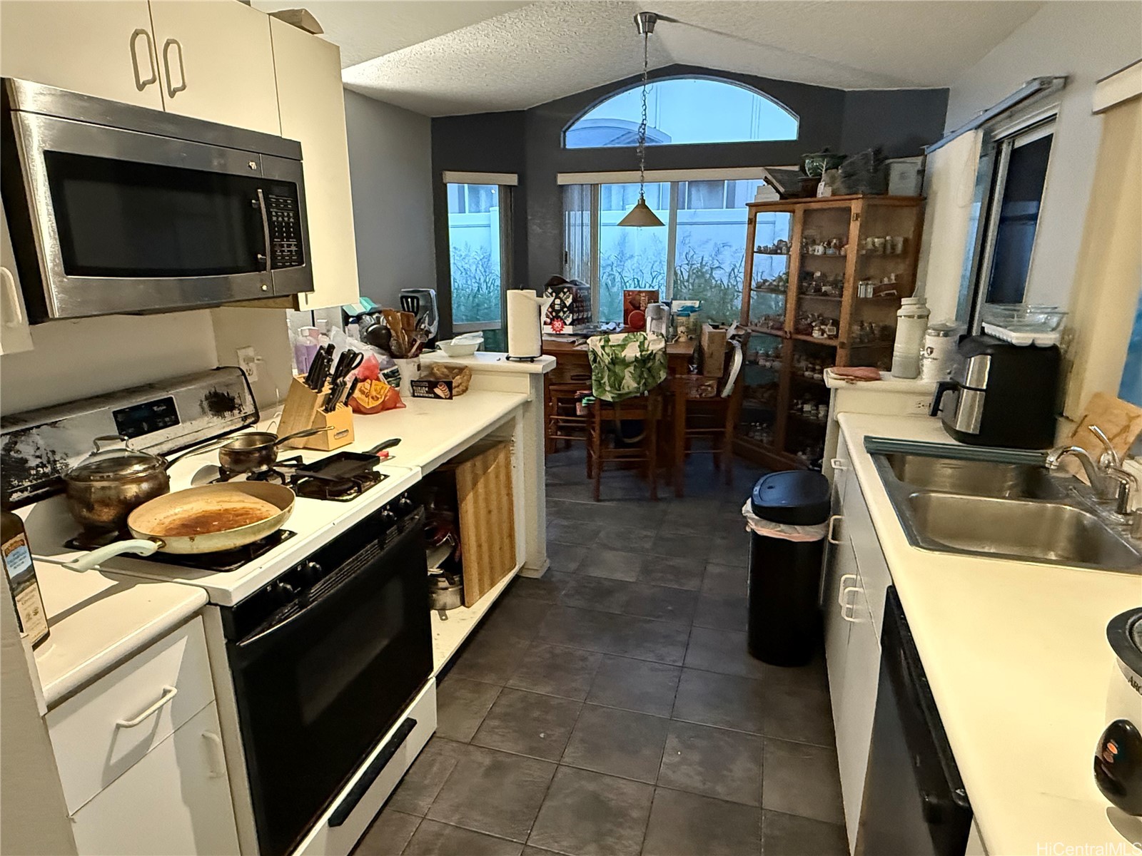 91-2061 Laakona Place