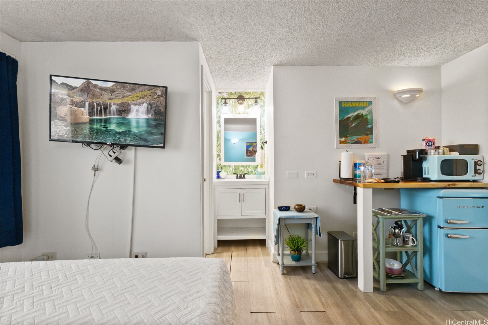 2463 Kuhio Avenue 307