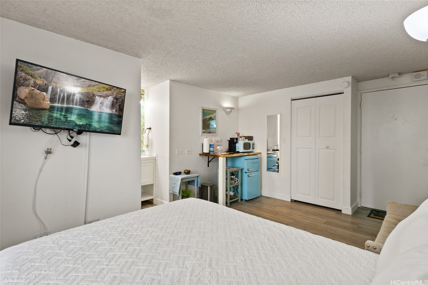 2463 Kuhio Avenue 307