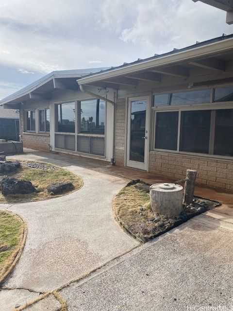 Photo of 501 Analu Street, Honolulu, HI 96817 (MLS # 202524869)