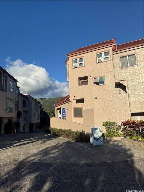 2830 Kaonawai Place C4 Honolulu HI 96822