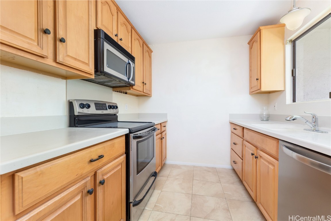 321 Lale Street 2103