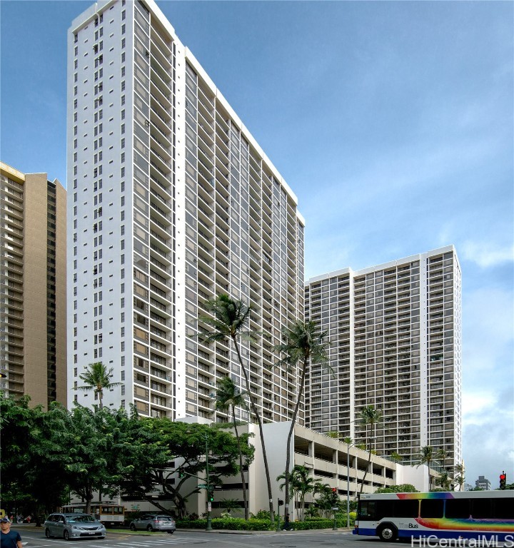 Waikiki Banyan Condominium