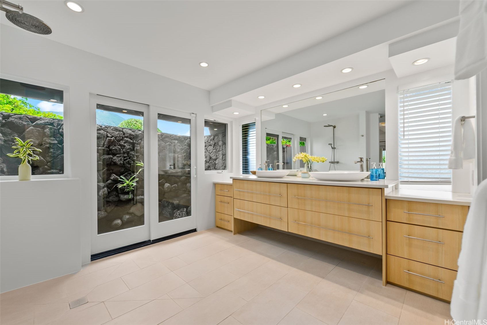 Honolulu, Hawaii, 96825, United States, 3 Bedrooms Bedrooms, ,2 BathroomsBathrooms,Residential,Active,2035648