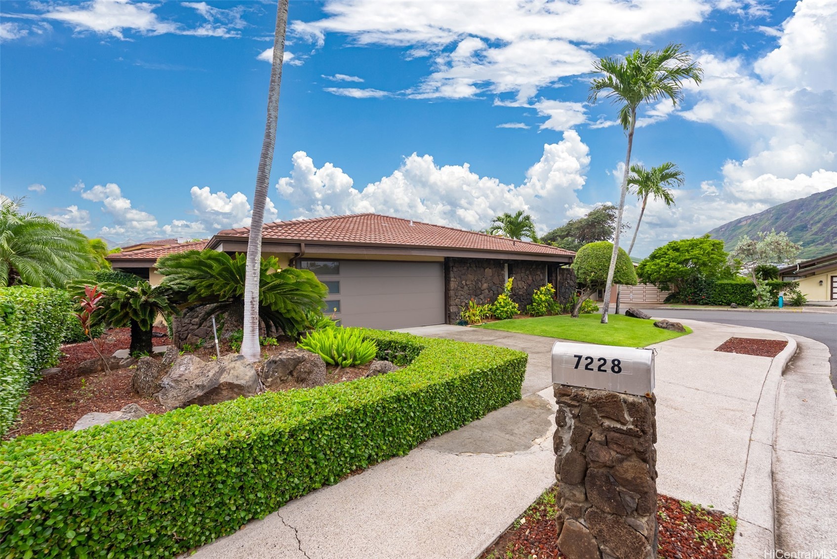 Honolulu, Hawaii, 96825, United States, 3 Bedrooms Bedrooms, ,2 BathroomsBathrooms,Residential,Active,2035648