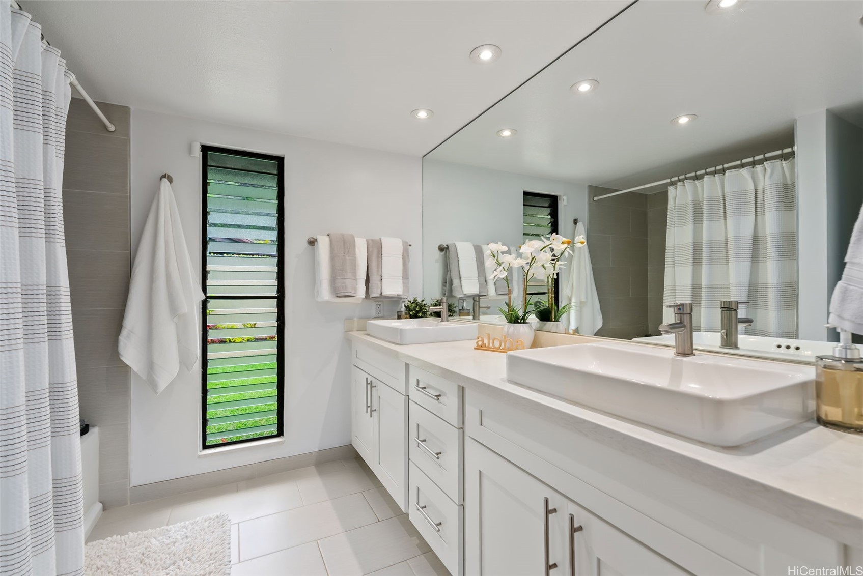 Honolulu, Hawaii, 96825, United States, 3 Bedrooms Bedrooms, ,2 BathroomsBathrooms,Residential,Active,2035648