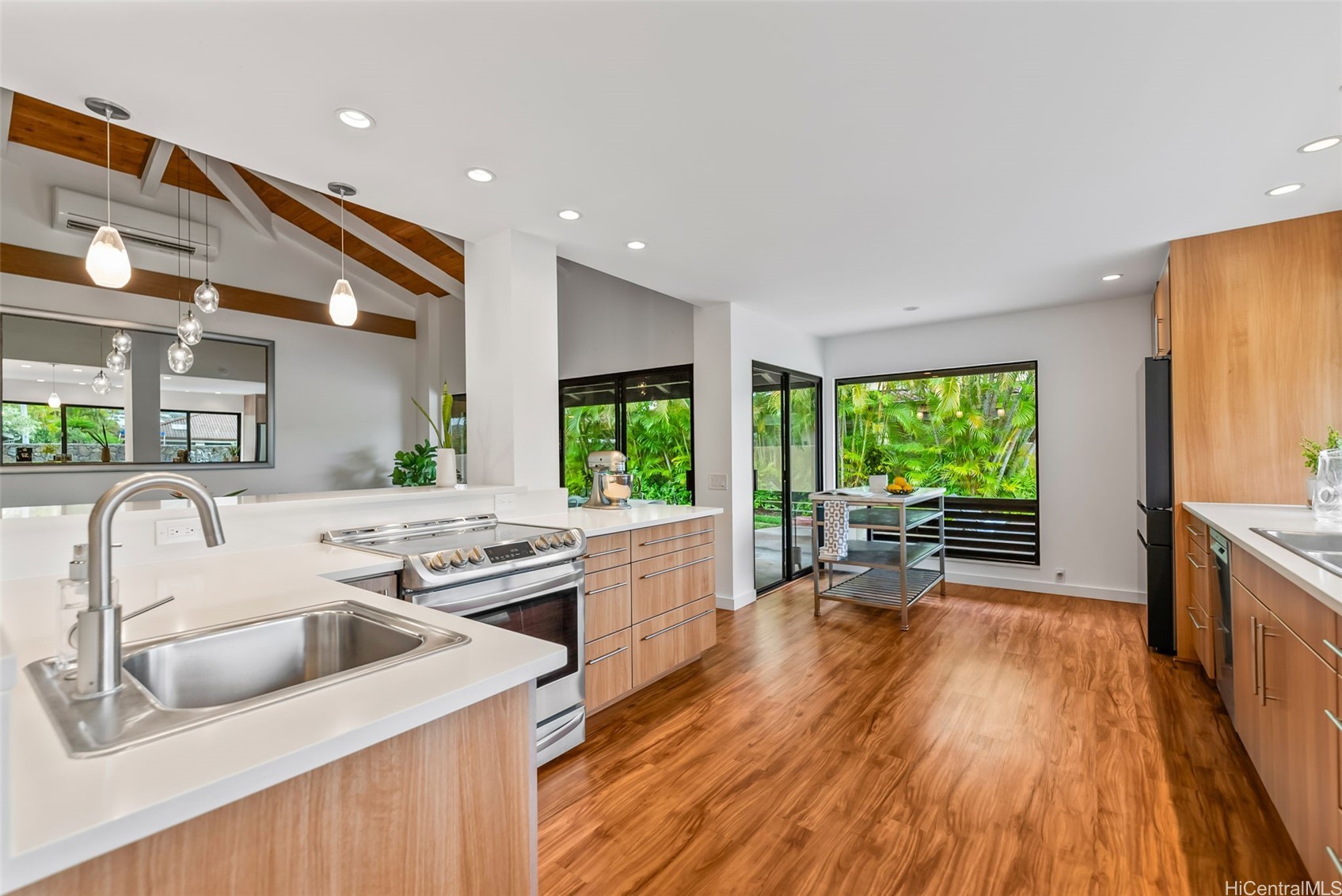 Honolulu, Hawaii, 96825, United States, 3 Bedrooms Bedrooms, ,2 BathroomsBathrooms,Residential,Active,2035648