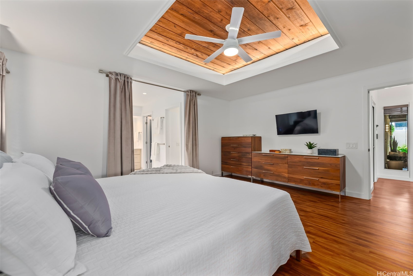 Honolulu, Hawaii, 96825, United States, 3 Bedrooms Bedrooms, ,2 BathroomsBathrooms,Residential,Active,2035648
