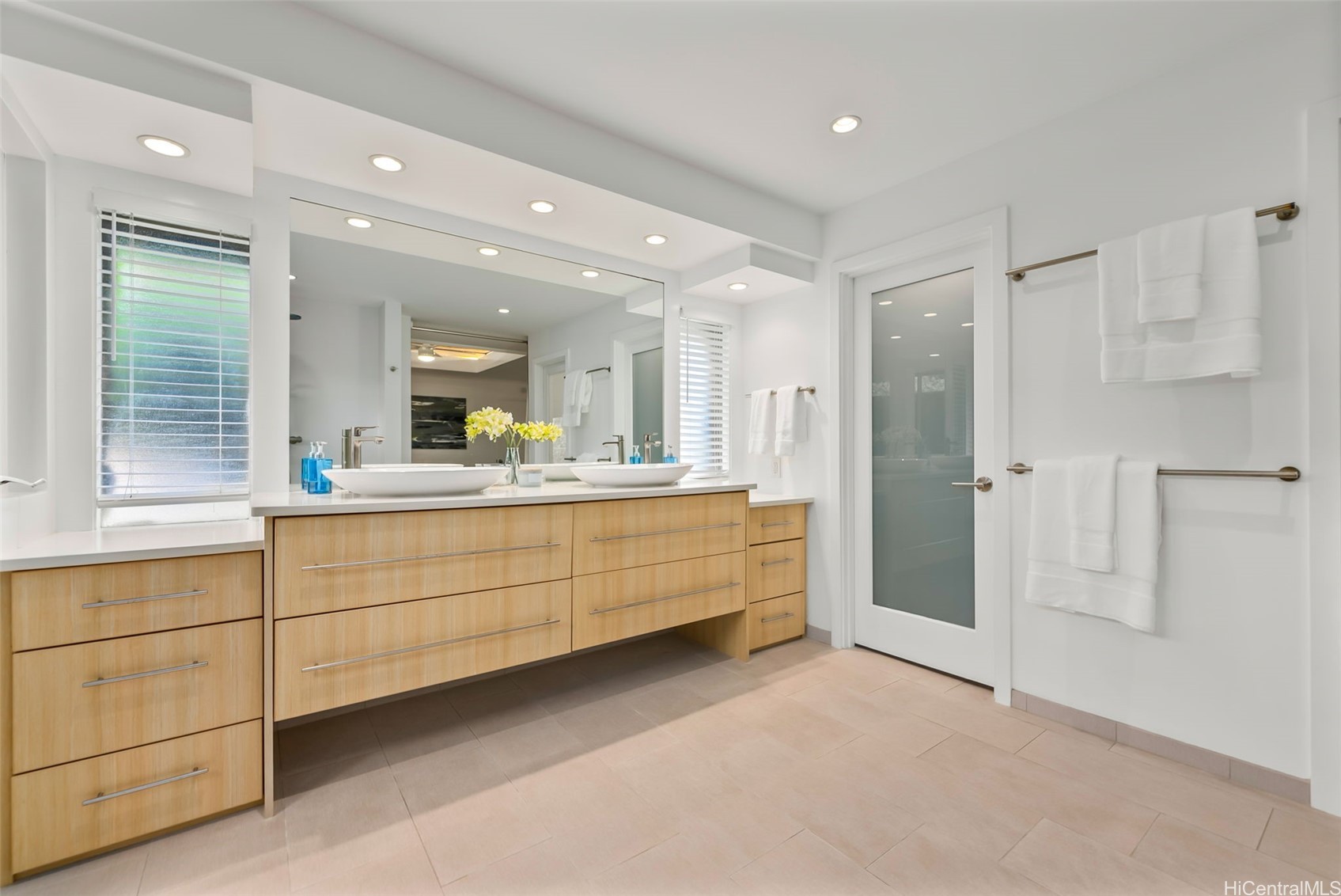 Honolulu, Hawaii, 96825, United States, 3 Bedrooms Bedrooms, ,2 BathroomsBathrooms,Residential,Active,2035648