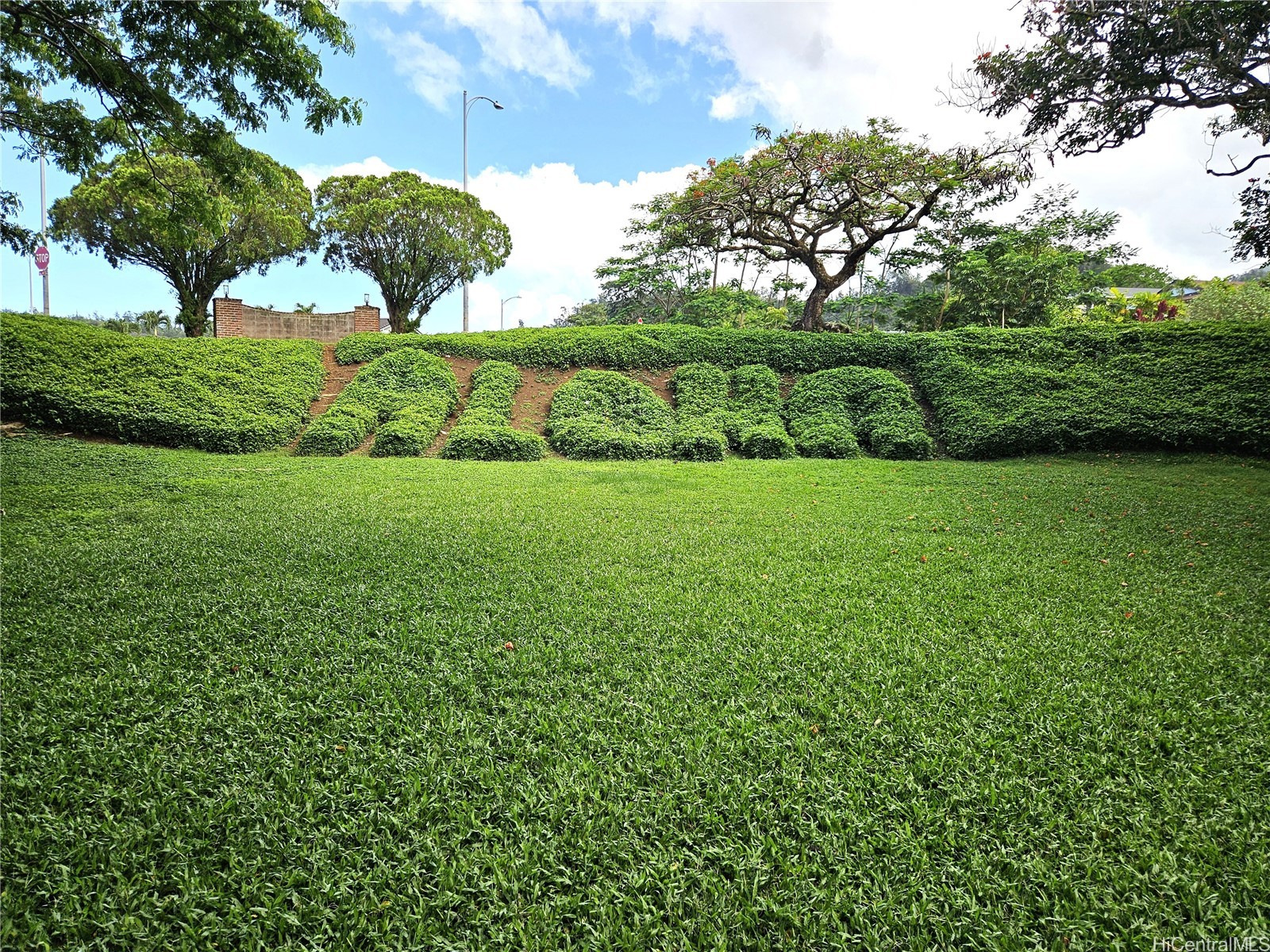 Kahalemanu Condominium
