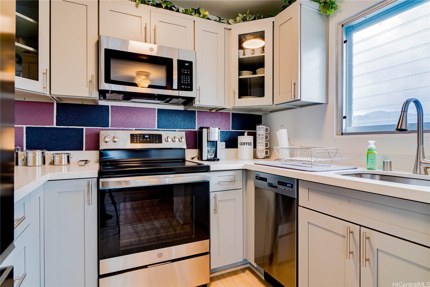 509 University Avenue 908