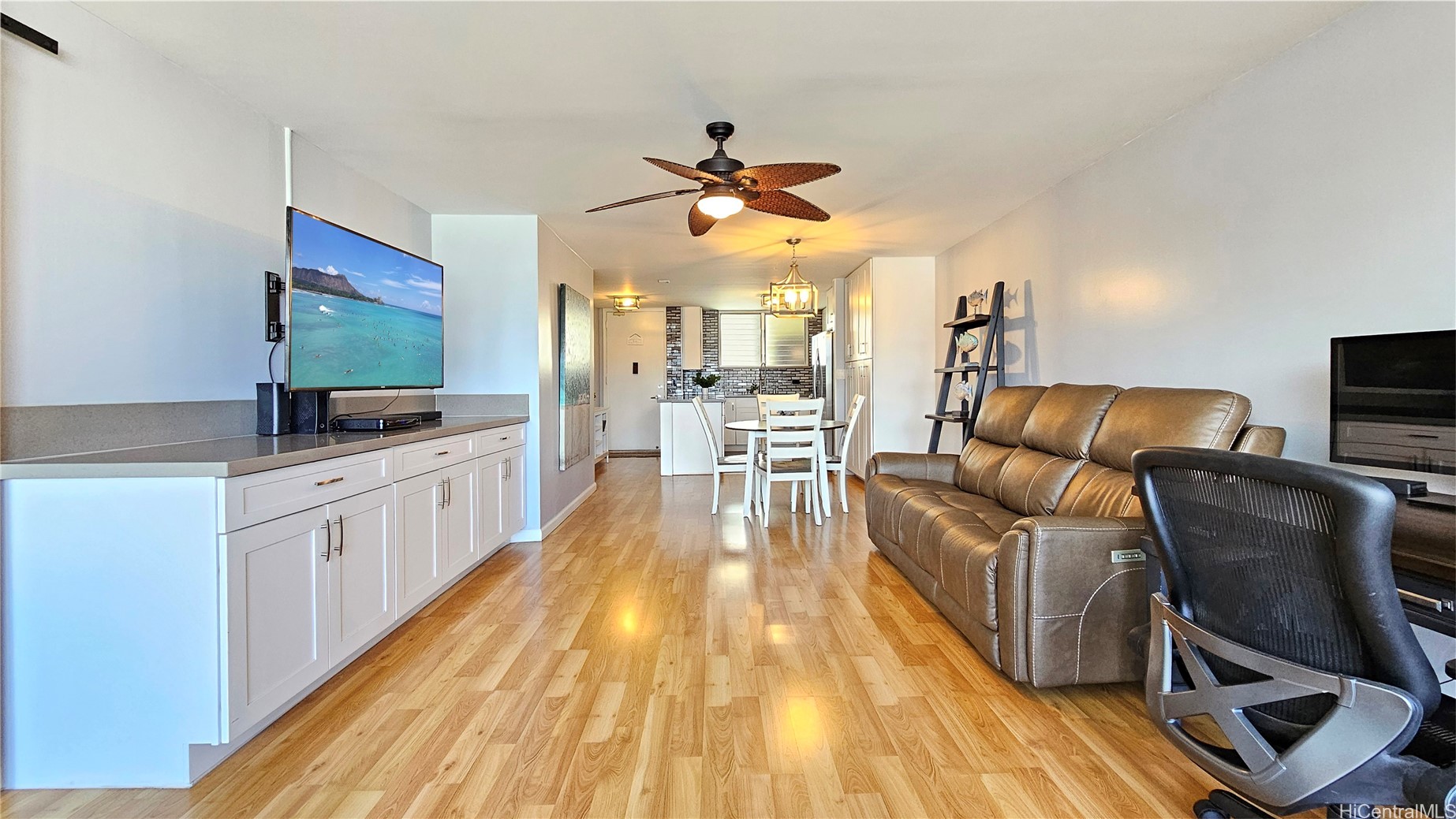 1717 Ala Wai Boulevard 2002