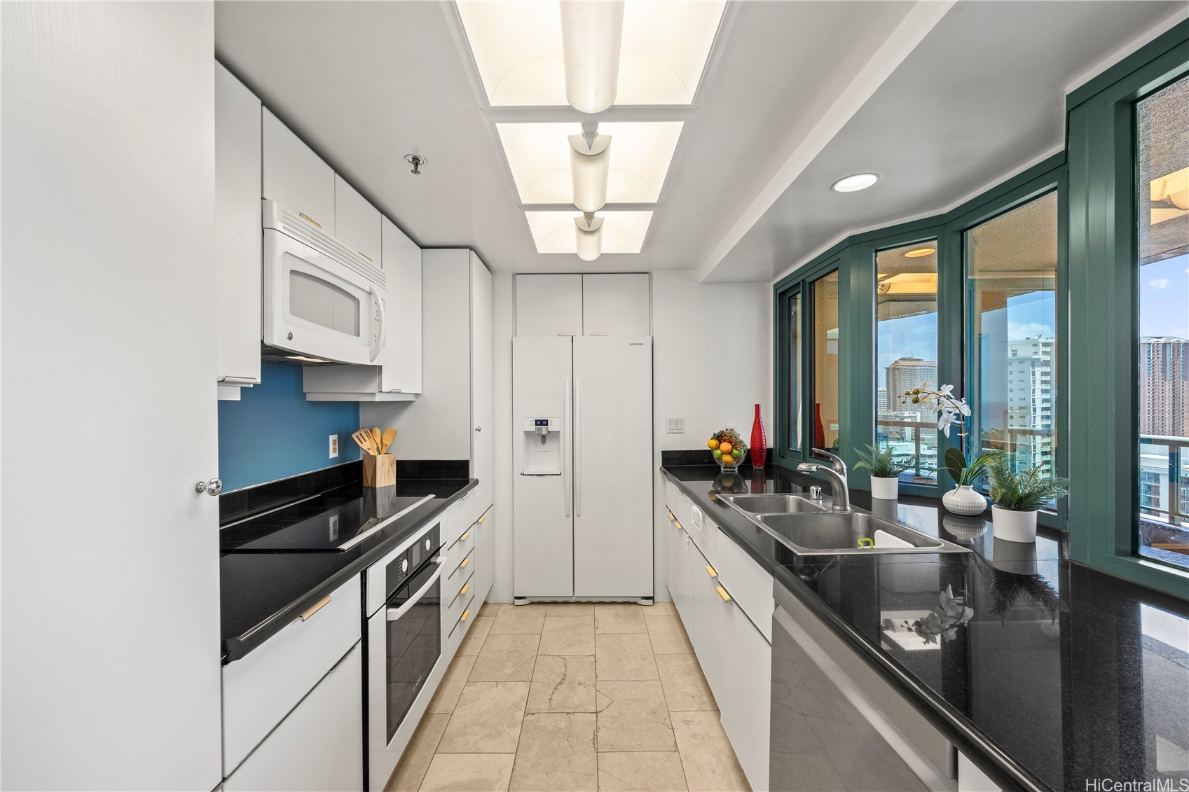 1888 Kalakaua Avenue 2704