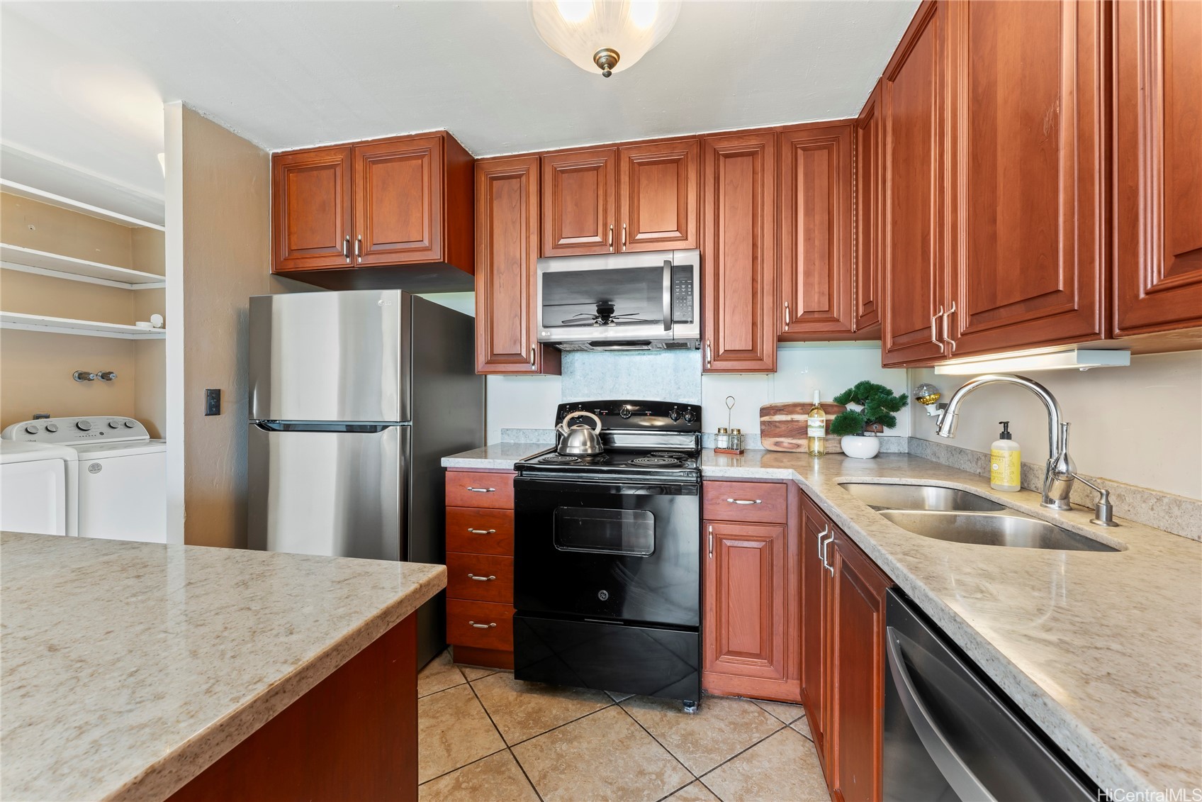 1830 Wilikina Drive 606