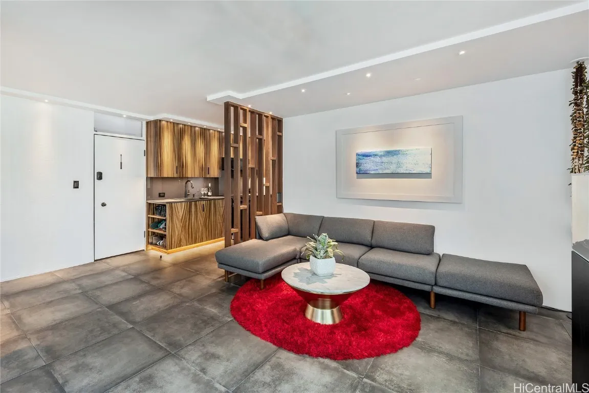 Honolulu, Hawaii 96815, United States, 1 Bedroom Bedrooms, ,1 BathroomBathrooms,Residential,Active,21501