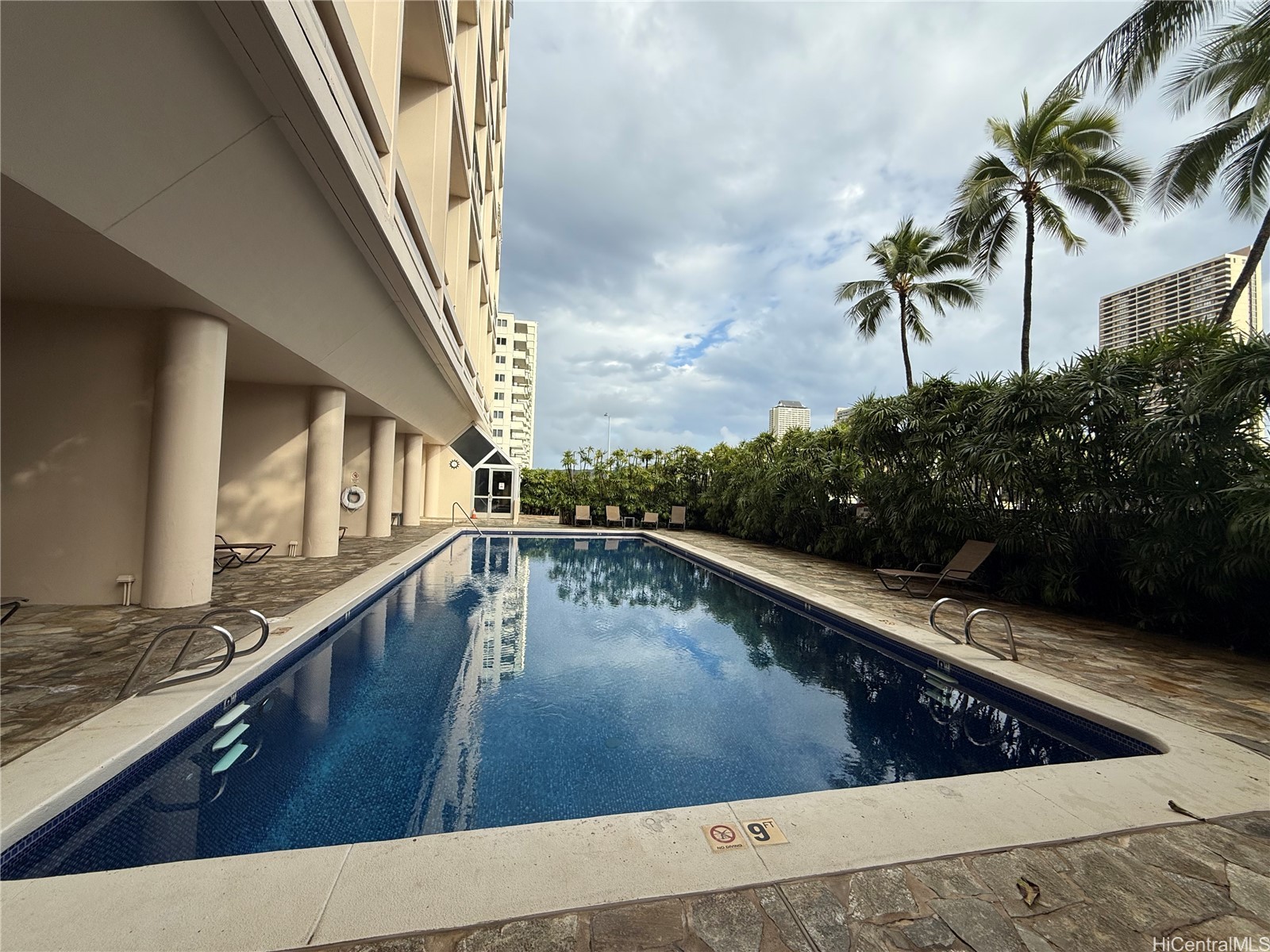 Ala Wai Plaza Condominium