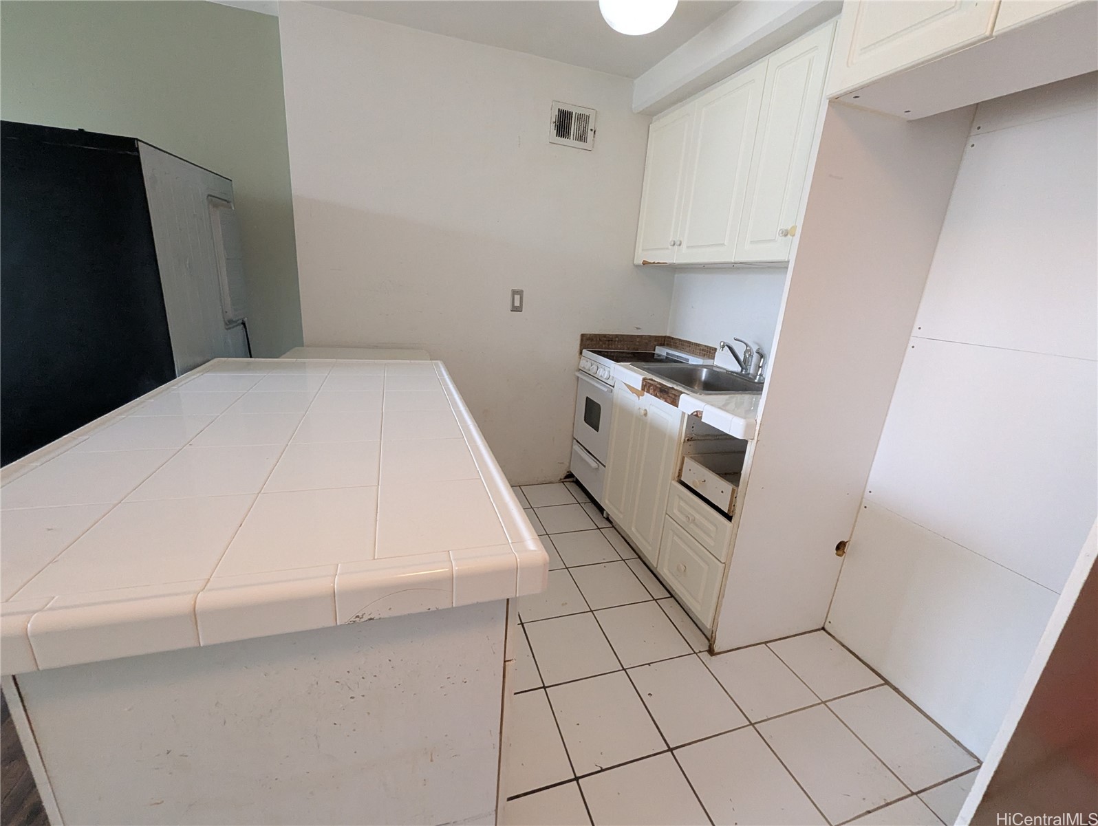 445 Kaiolu Street 1109