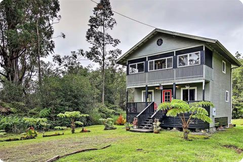 Photo of 18-4011 Makuahine Road, Volcano, HI 96785 (MLS # 202606900)