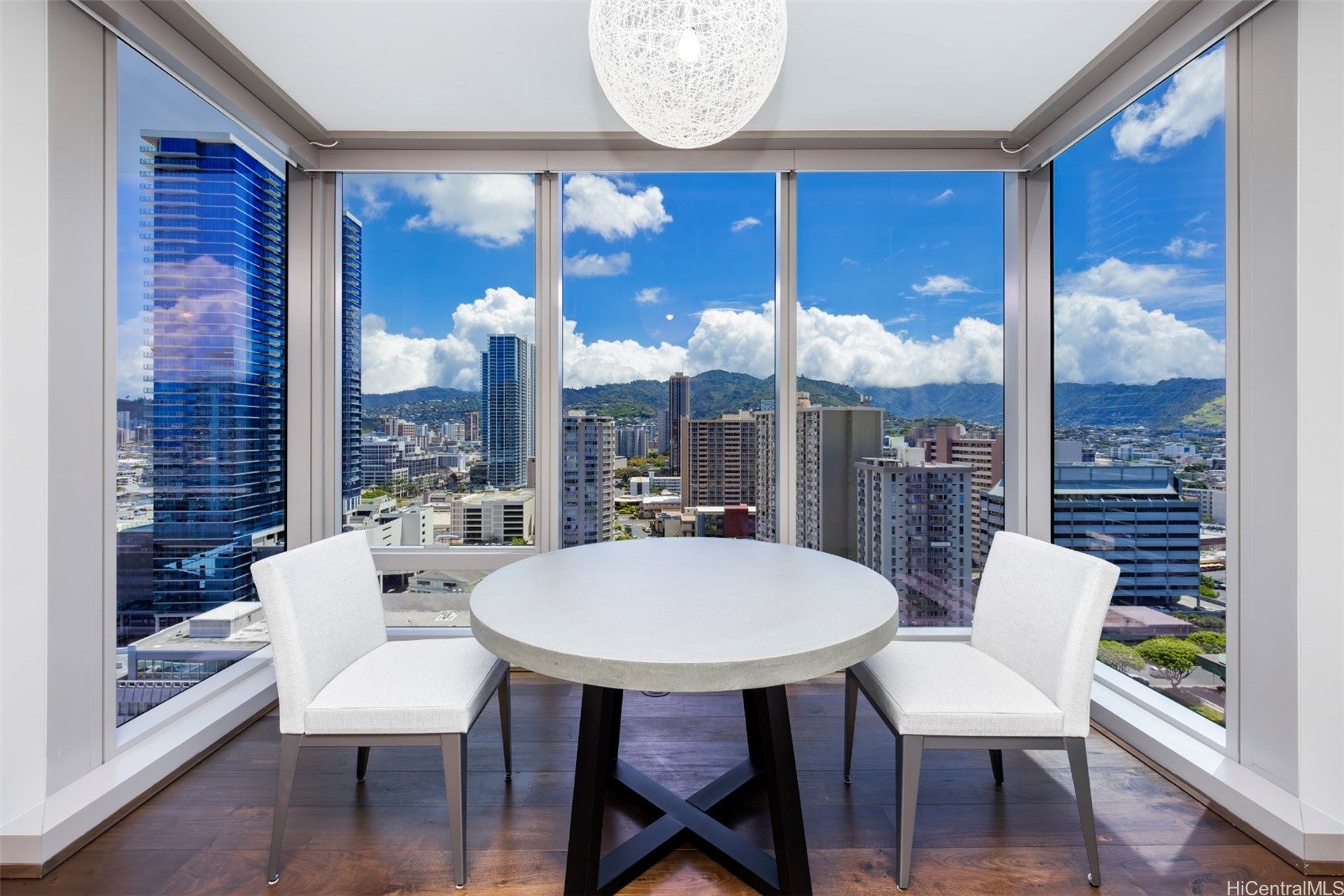 1555 Kapiolani Boulevard 1611