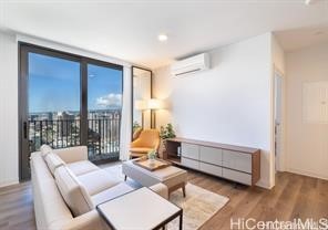 987 Queen Street 4103