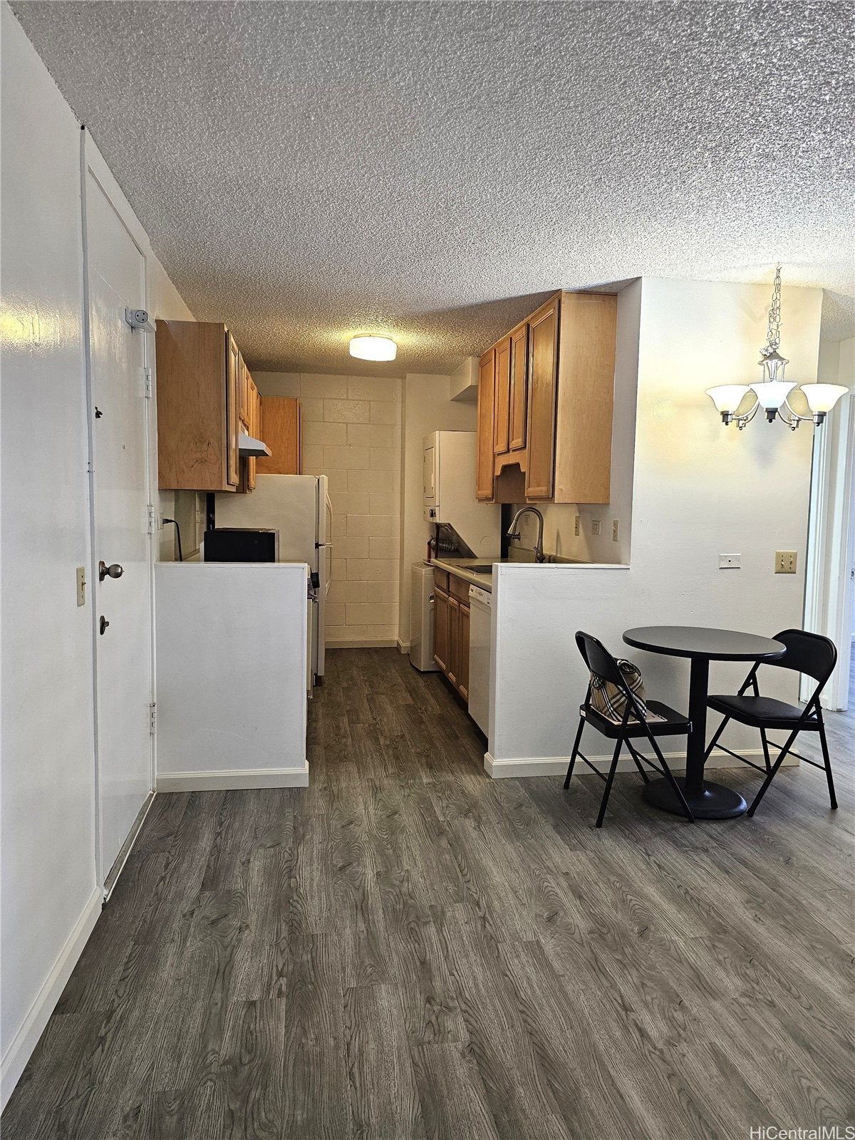 1260 Richard Lane B-404