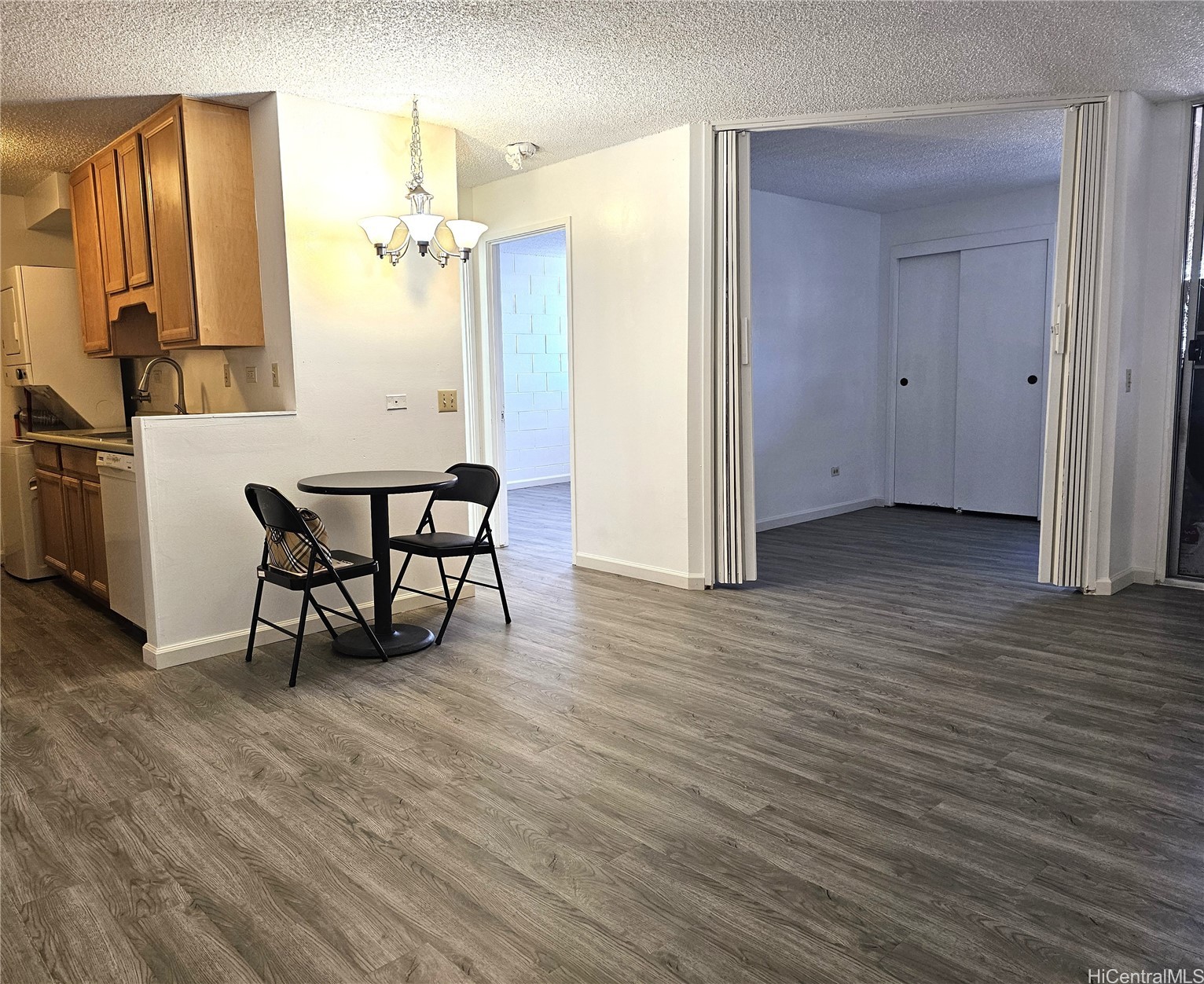 1260 Richard Lane B-404