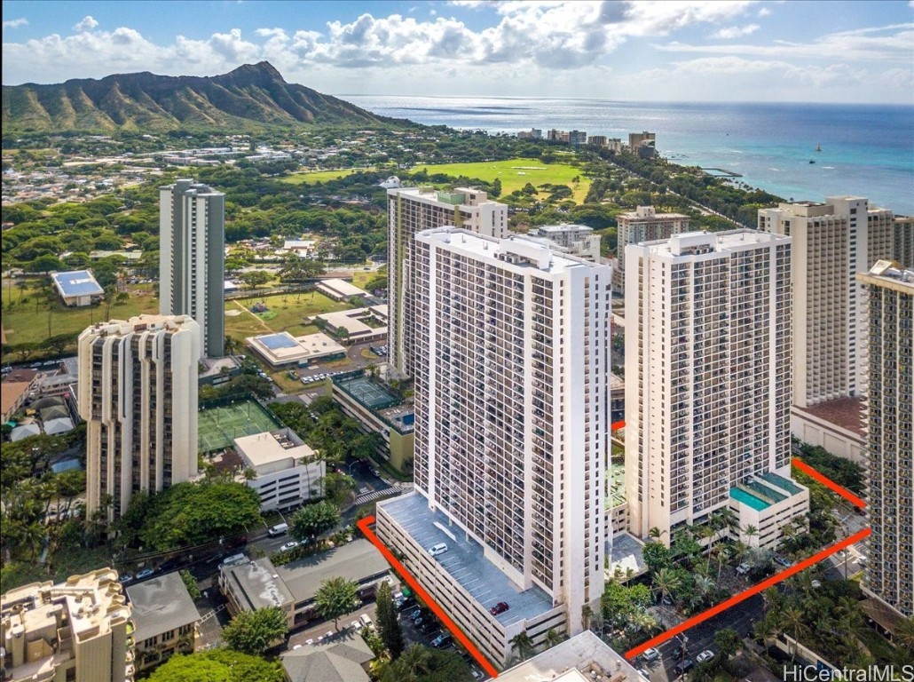 Waikiki Banyan Condominium